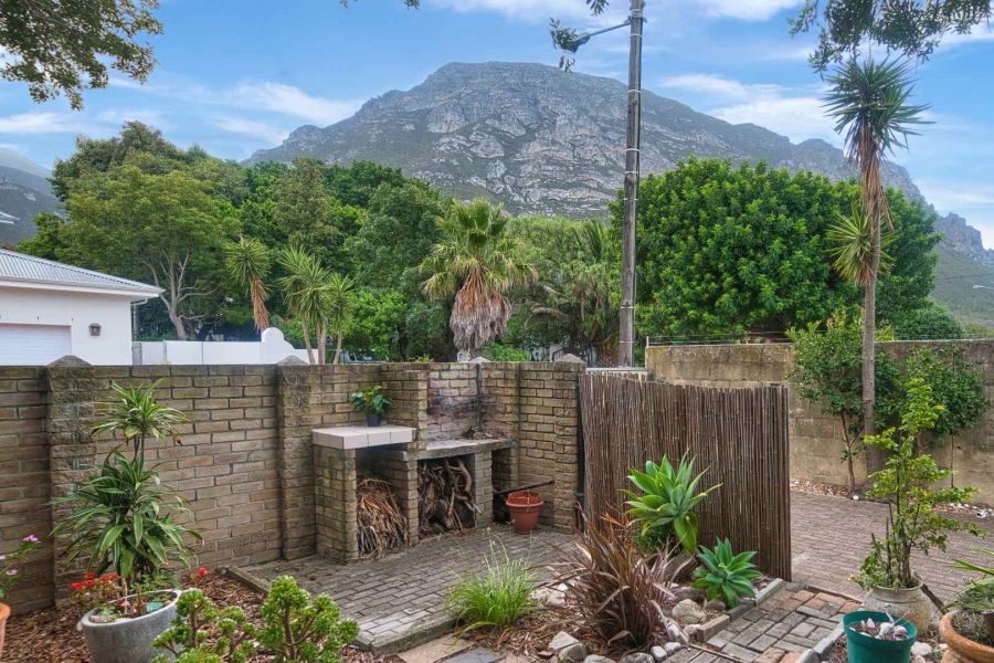 3 Bedroom Property for Sale in Voelklip Western Cape